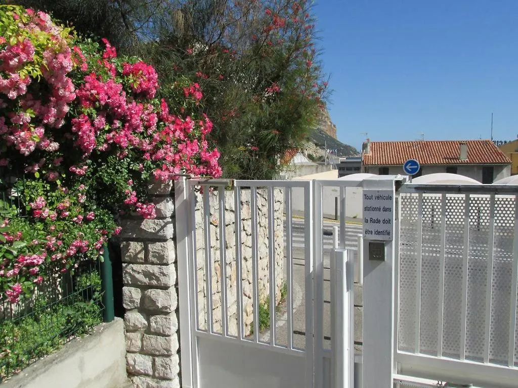Le Cosy Appartement A Cassis Avec Vue Exceptionnelle Sur Mer 0*,  France